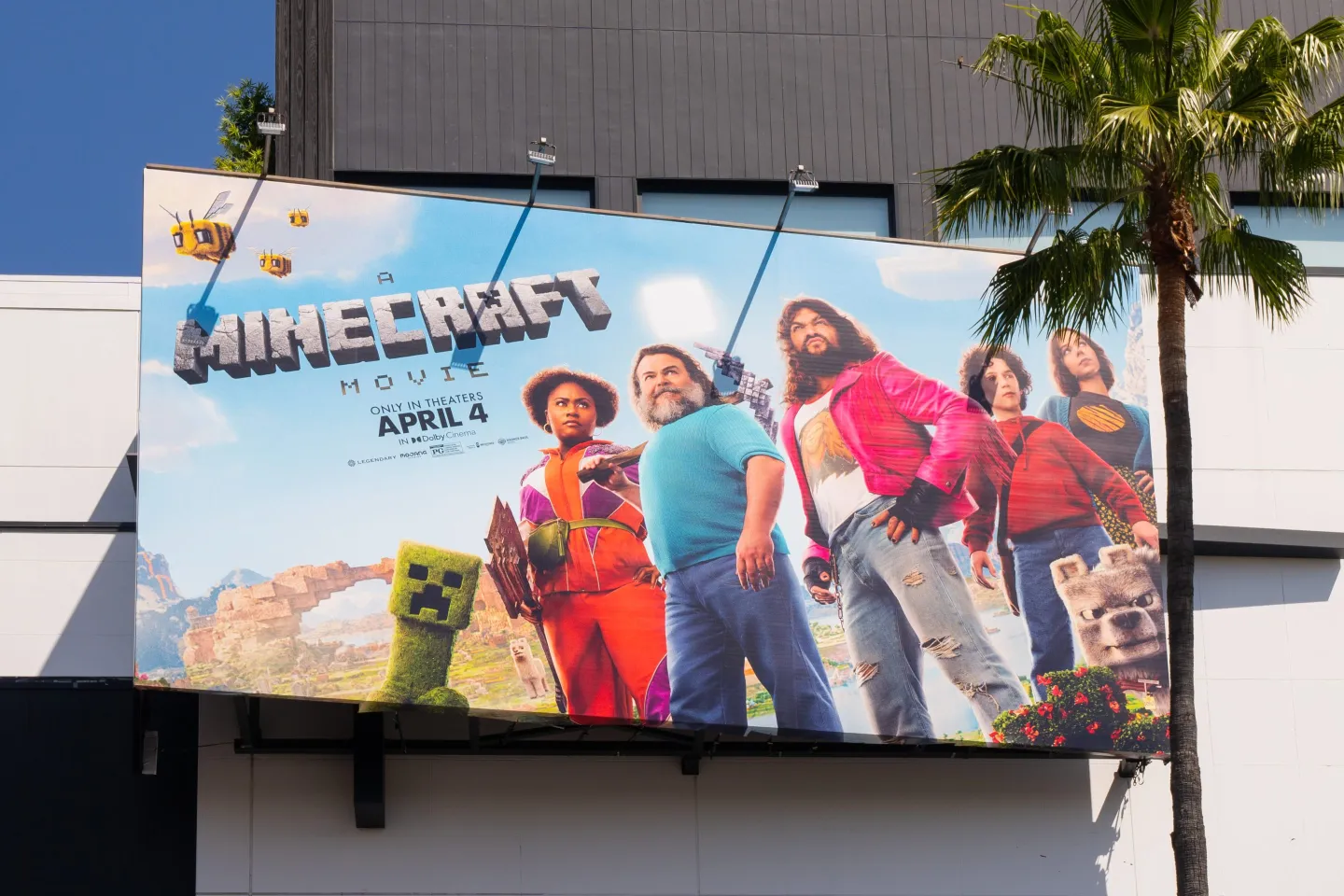 'Minecraft' skyscraper billboard campaign